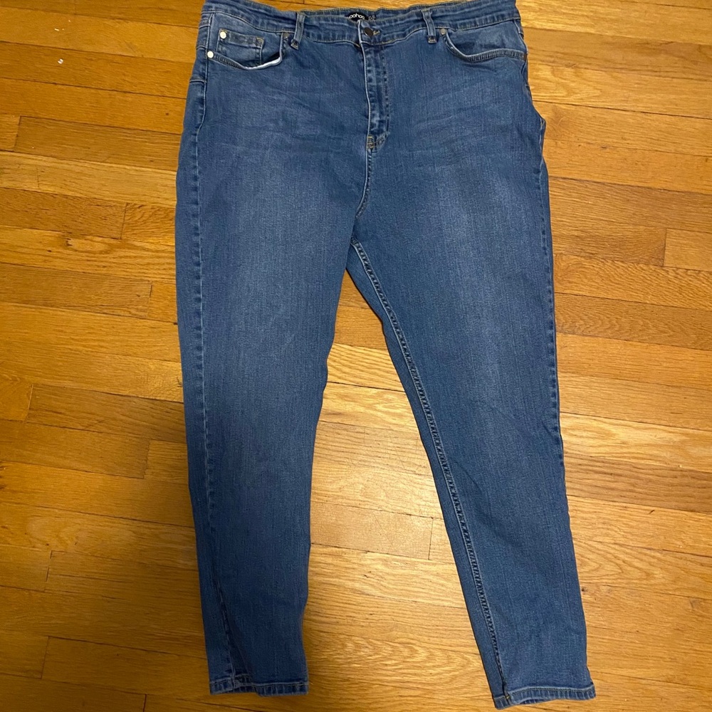 Boohoo Plus Butt Shaper Mid Rise Skinny Jeans